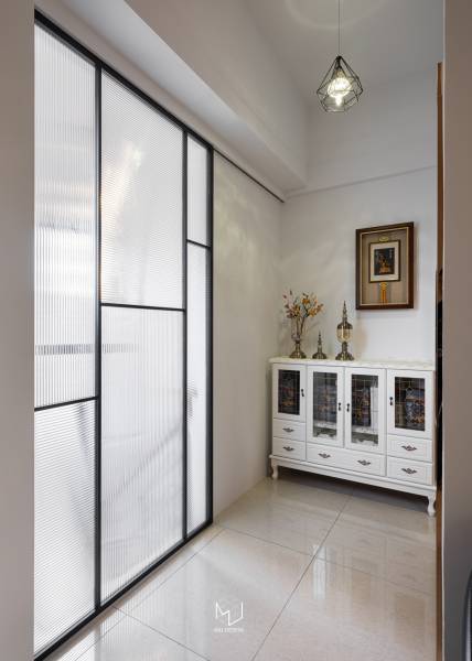  長虹玻璃是什麼？搭配鐵件設計有效點綴輕隔間 